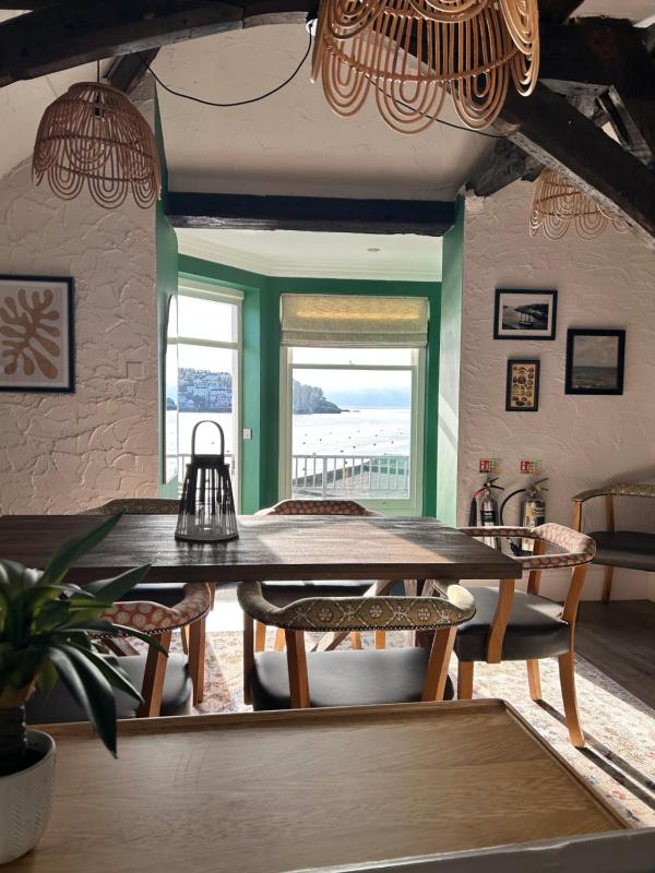 Apartment with Sea View image 2