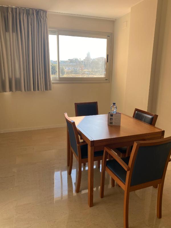 One-Bedroom Apartment (3 Adults + 1 Child) image 2