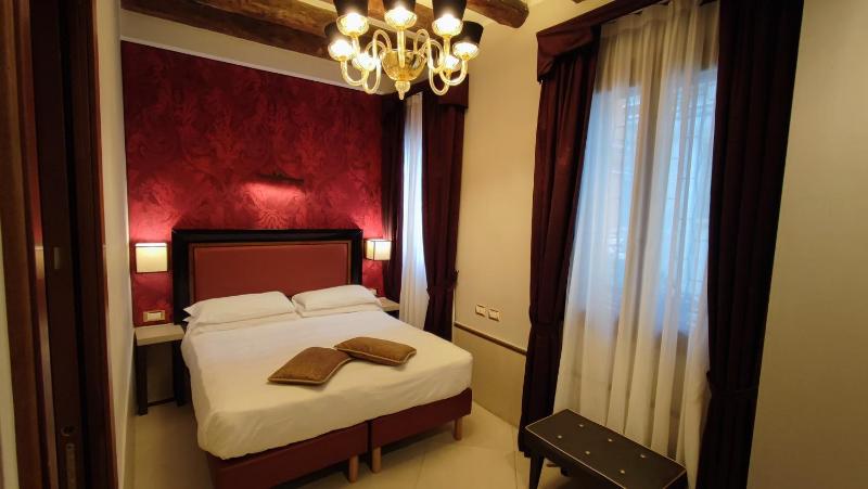 Double Room in Internal Courtyard - Ground Floor image 2