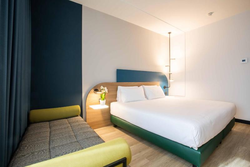 Superior Triple Room image 2