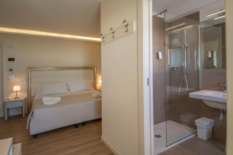 King Room image 3