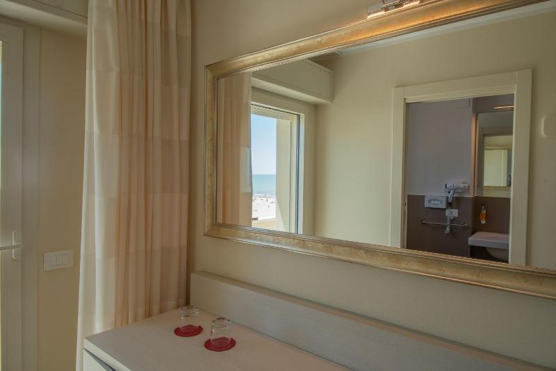 King Room image 4