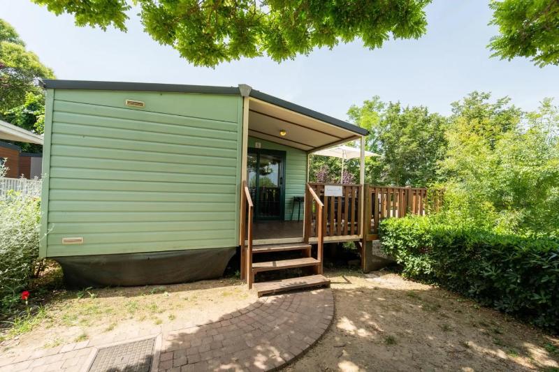 Two-Bedroom Mobile Home (4 Adults) image 4