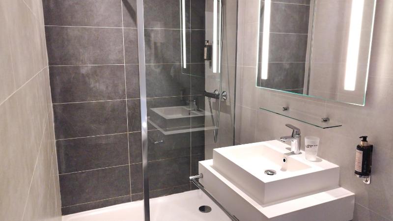 Deluxe Double Room image 3