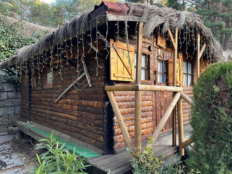 Bungalow (3 Adults) with private Bathroom image 1