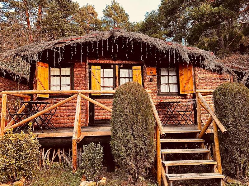 Bungalow (5 Adults) with Private Bathroom image 1