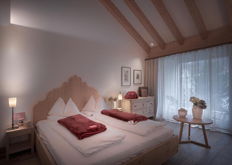 Deluxe Room image 3