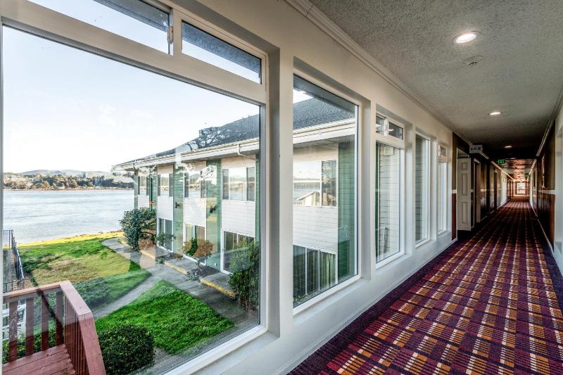 Bay View Room with Two Queen Beds  image 3