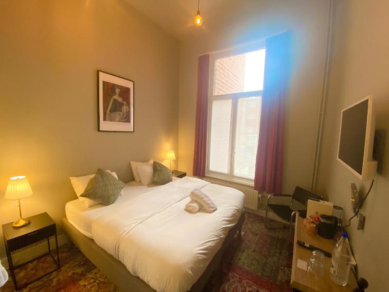 Double or Twin Room with City View image 1