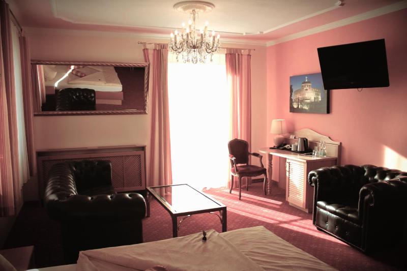 Superior Double Room image 1