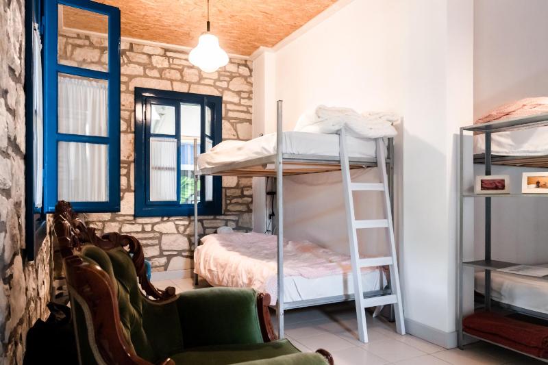 Bed in 6-Bed Dormitory Room image 3