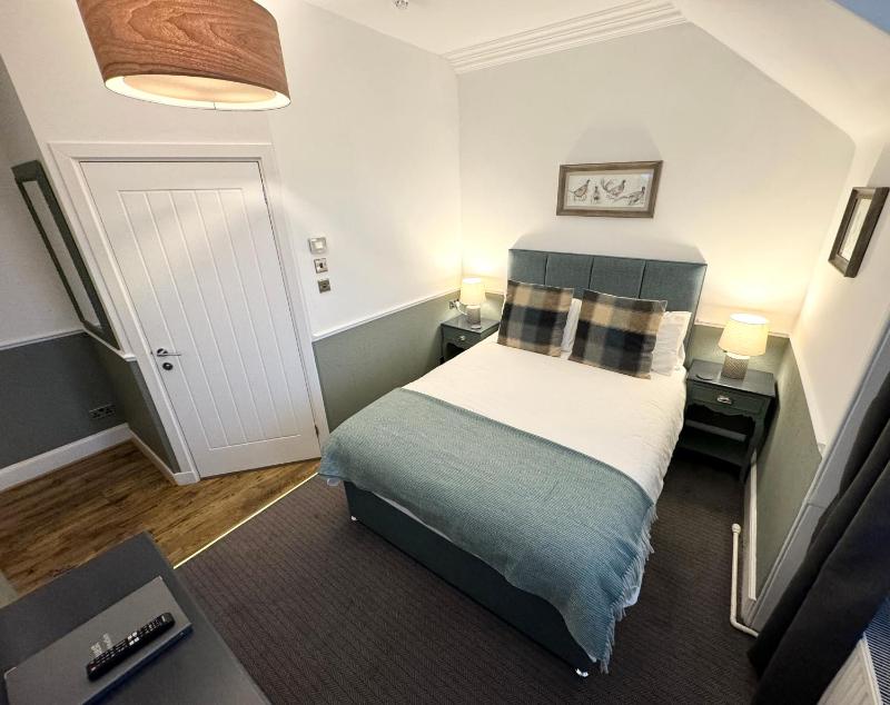 Double Room image 4