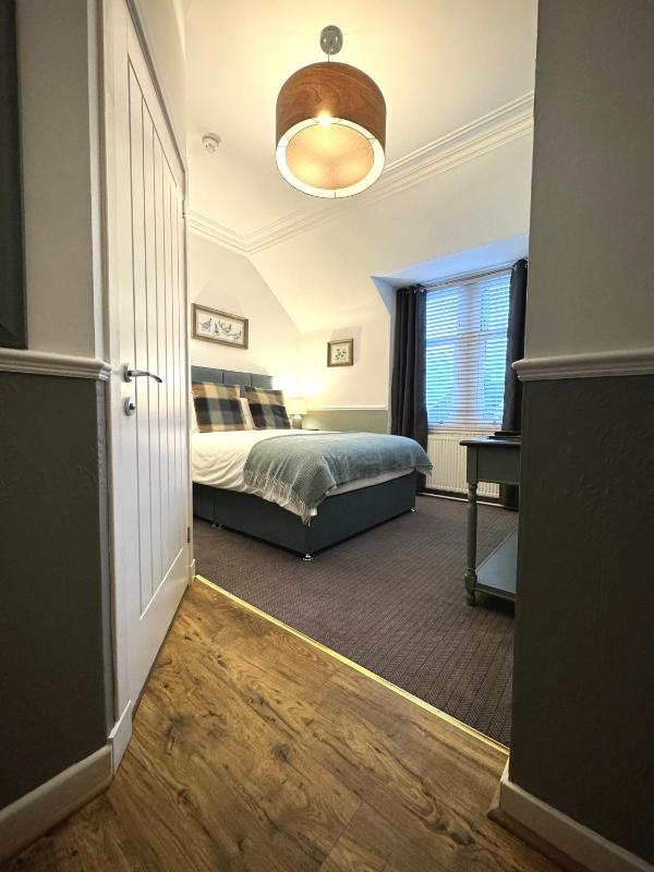 Double Room image 3