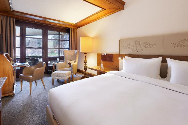 King Room with Mountain View image 4