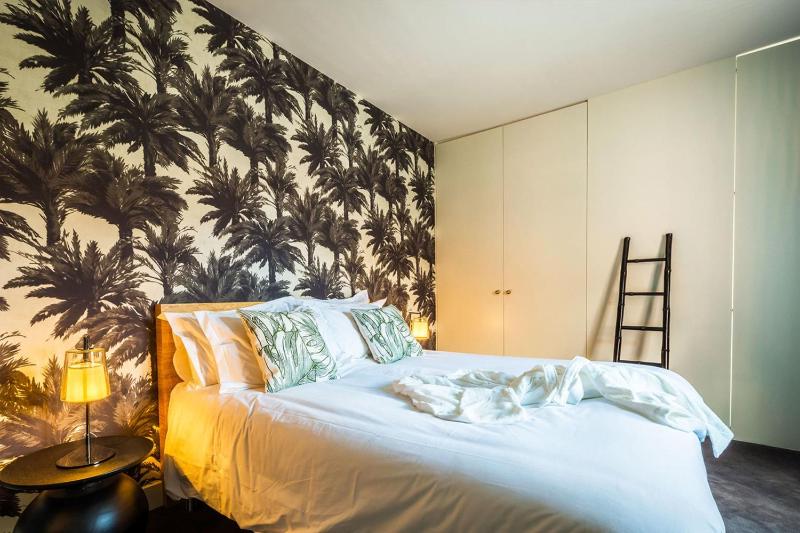 LES HALLES KEYWEEK Duplex with Terrace and Parking in Biarritz Center - image 9