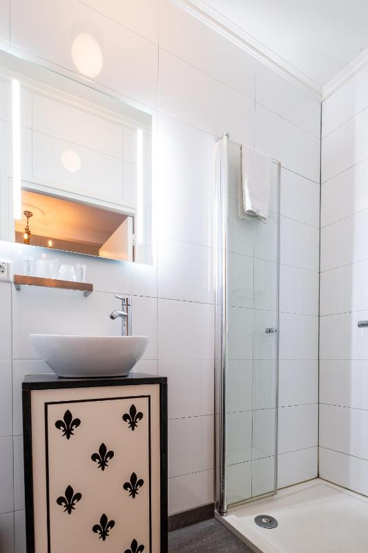 Standard Double Room with Private Bathroom image 2