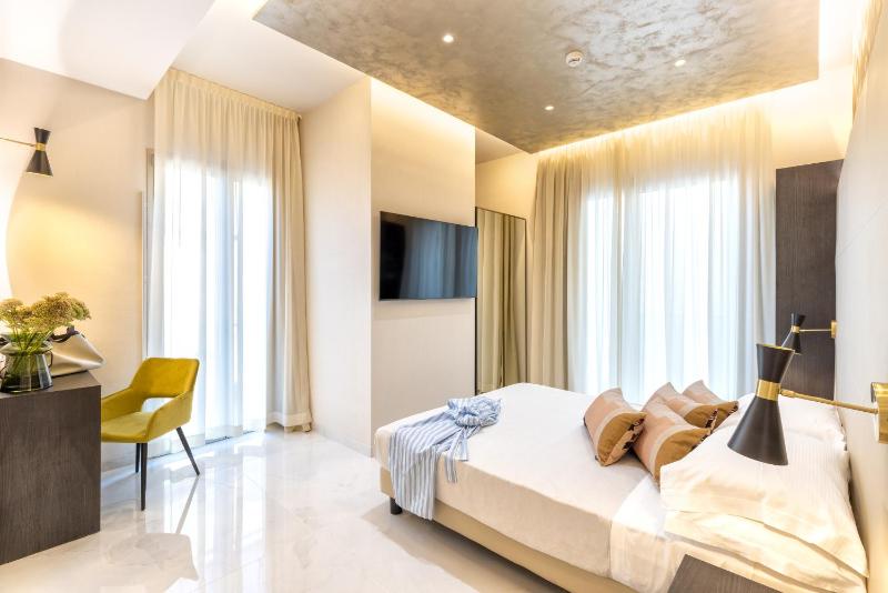 Hotel Mondial - image 23