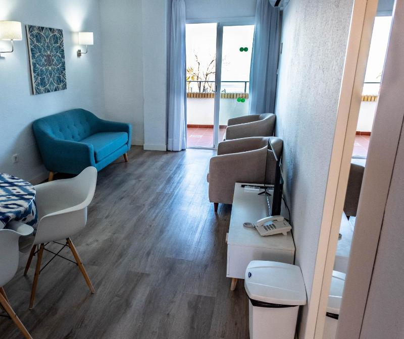 One-Bedroom Apartment with Sea View image 2