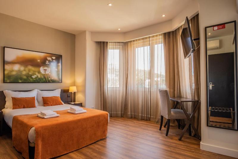 Superior Double Room image 4