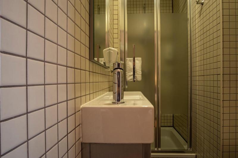 Twin Basic Room image 1