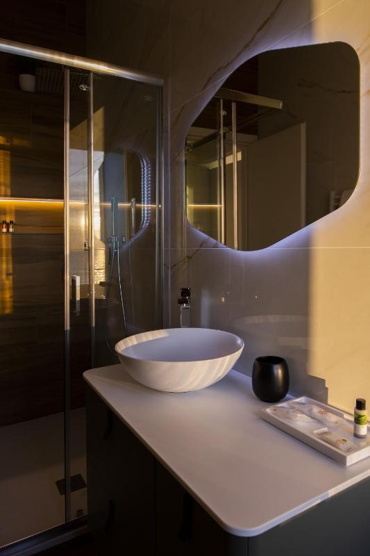 Cas’ A Mare - Beachfront Luxury Suites - image 17
