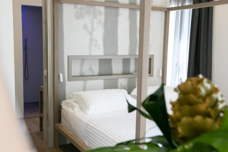 Superior Queen Room image 2