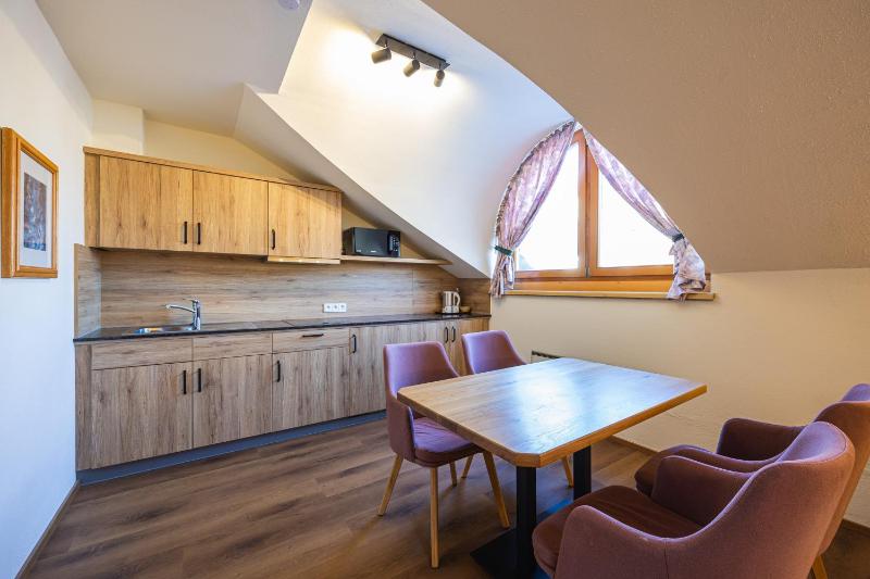One-Bedroom Apartment image 1
