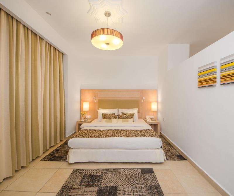 Executive Suite image 2