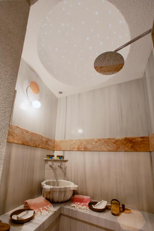 Superior Room with Hammam image 2