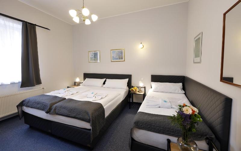 Hotel Boston - image 7