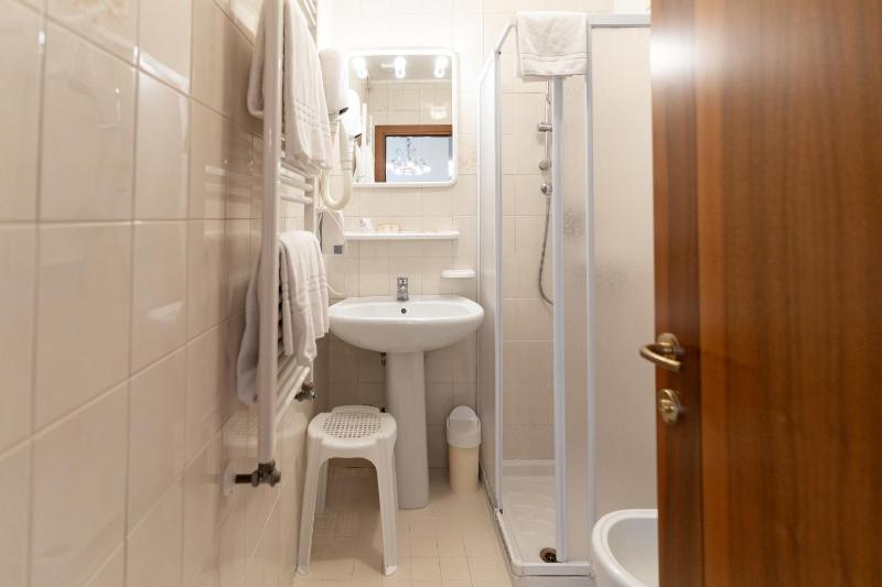 Double or Twin Room image 3