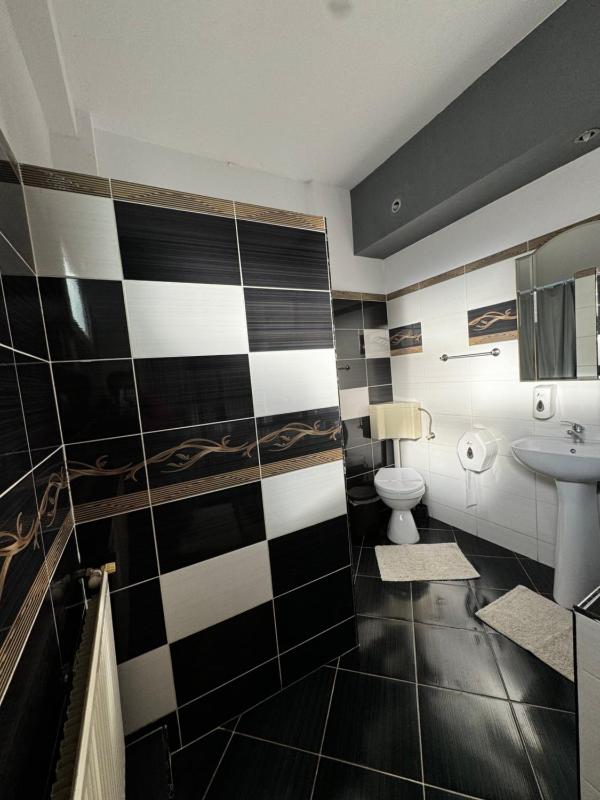 Double Room with Spa Bath image 2