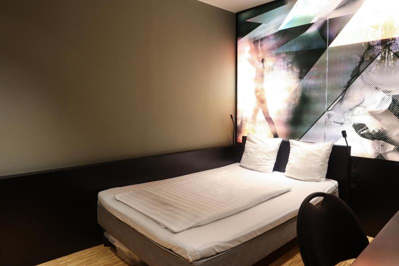 Compact Double Room without Window image 1