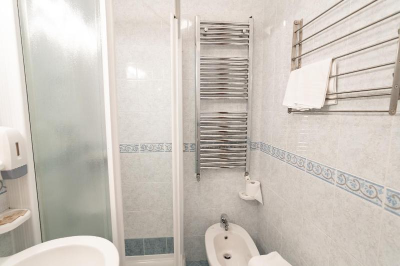 Quadruple Room image 3