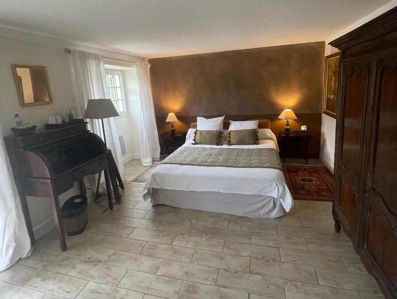 Deluxe Double Room image 3
