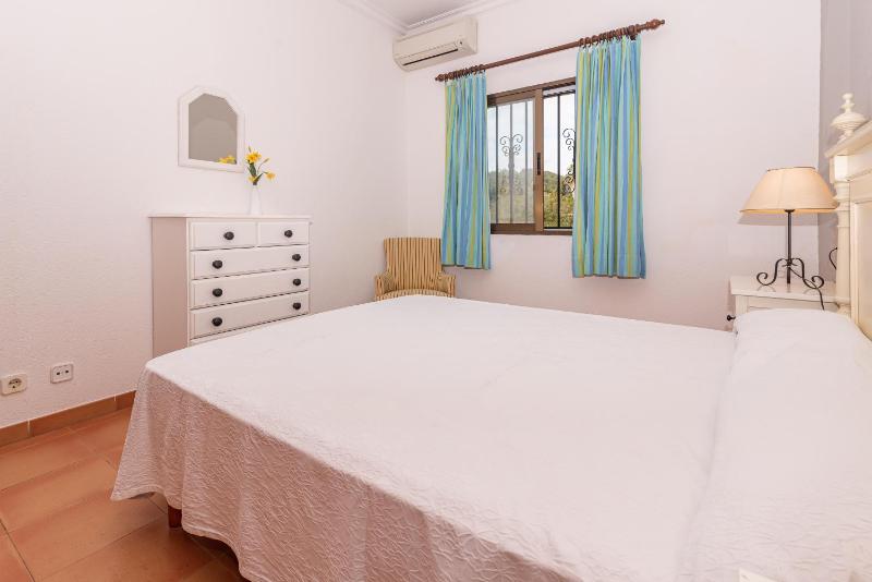 Villa Vilar by Sealand Villas - image 8