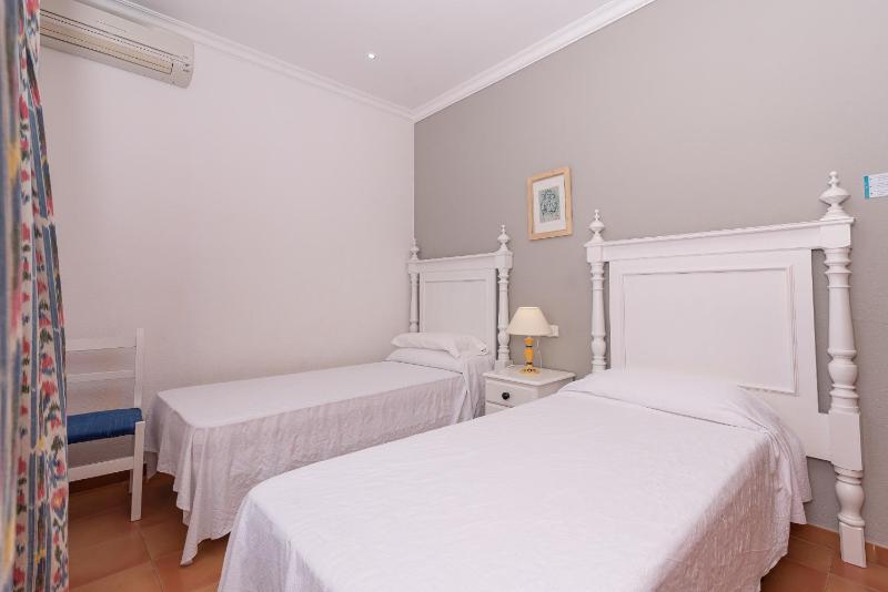 Villa Vilar by Sealand Villas - image 17