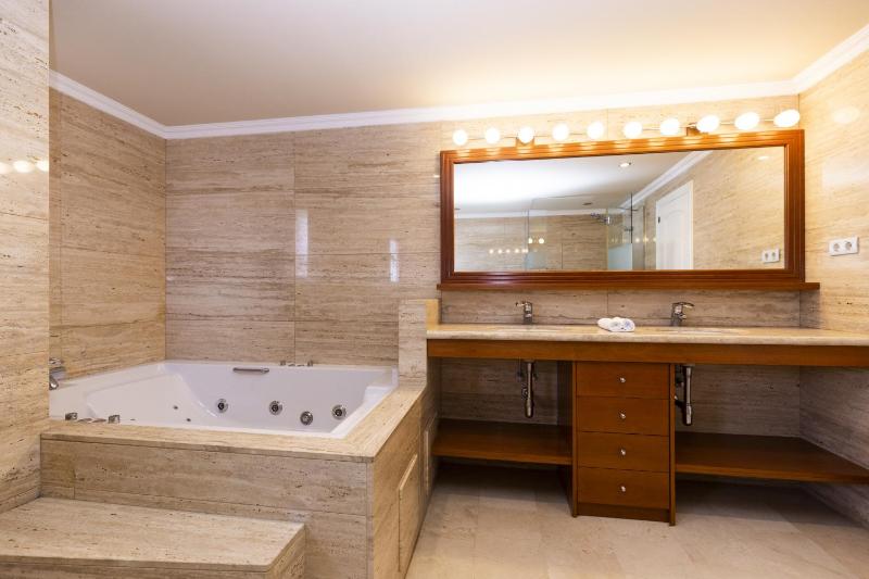 VILADOMAT BEACH - Only Families Villa - image 21