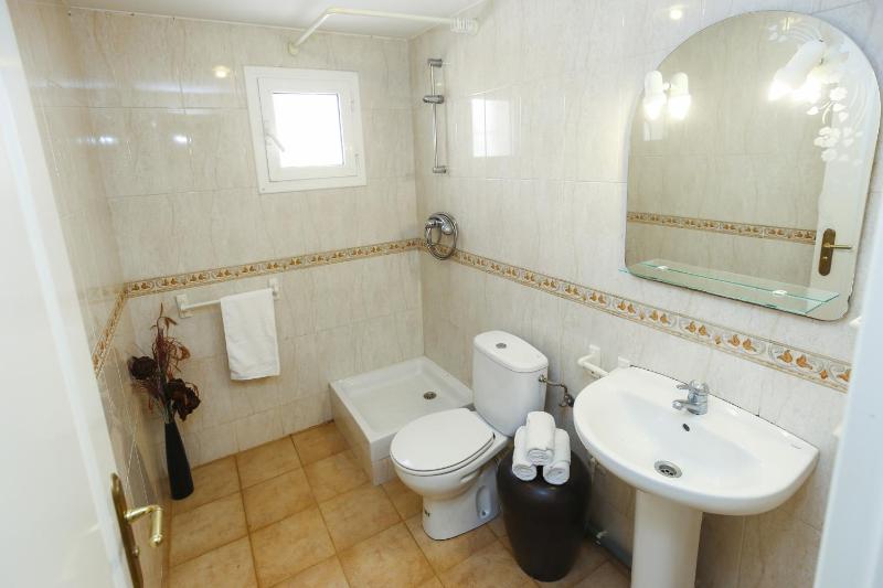 VILADOMAT BEACH - Only Families Villa - image 11