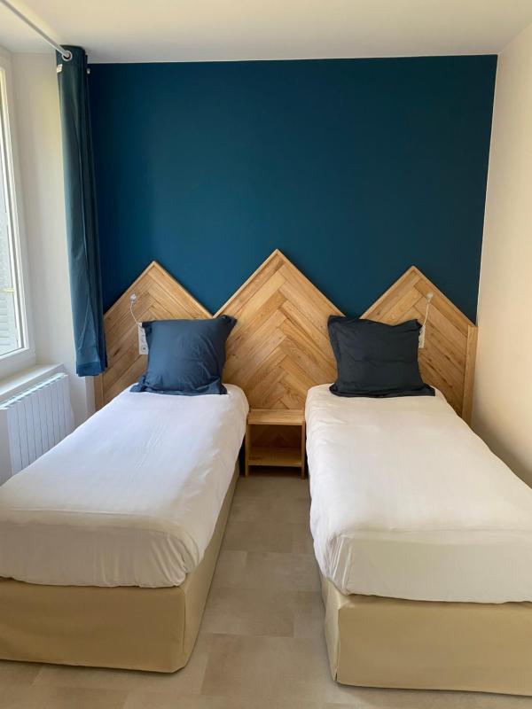 Deluxe Double Room image 3