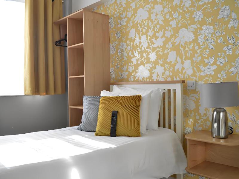 Cosy Single Room image 3