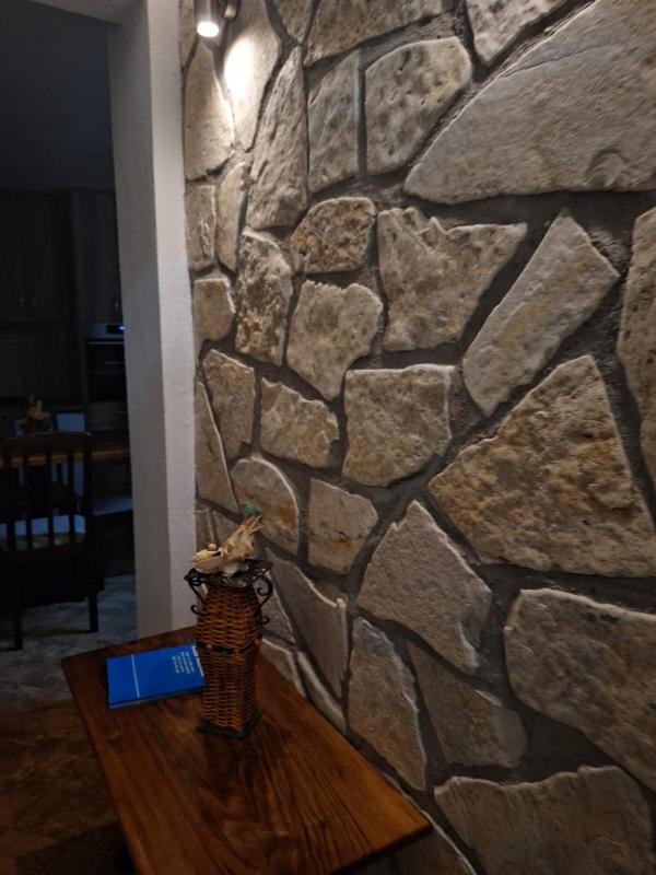 Apartment with Mountain View image 2