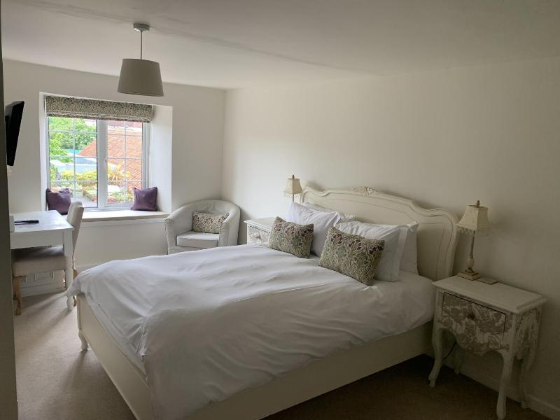 Deluxe Double Room image 4