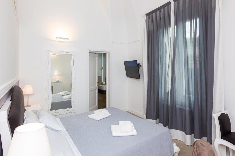 Double Room image 4