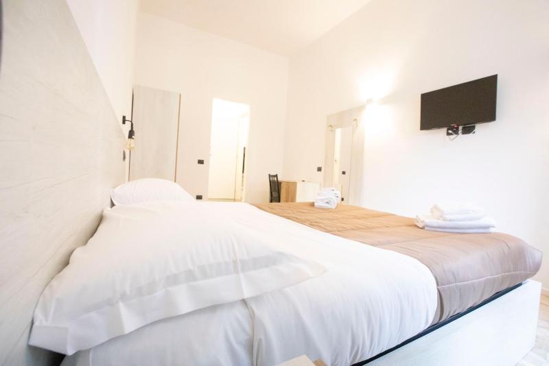 Deluxe Double or Twin Room with City View image 1
