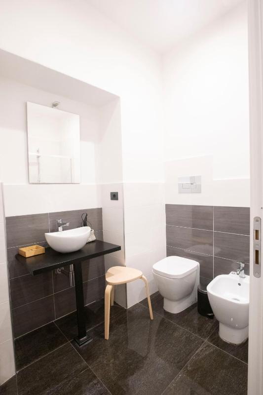 Deluxe Double or Twin Room with City View image 4