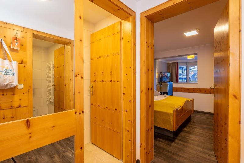 Deluxe Triple Room image 4