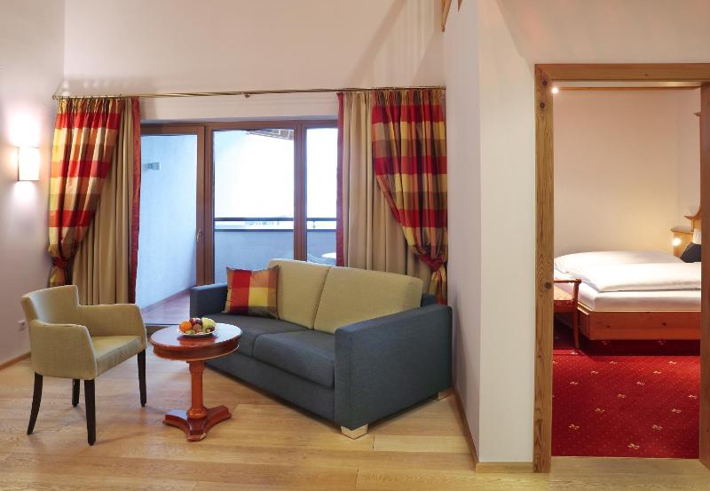 One-Bedroom Suite image 4
