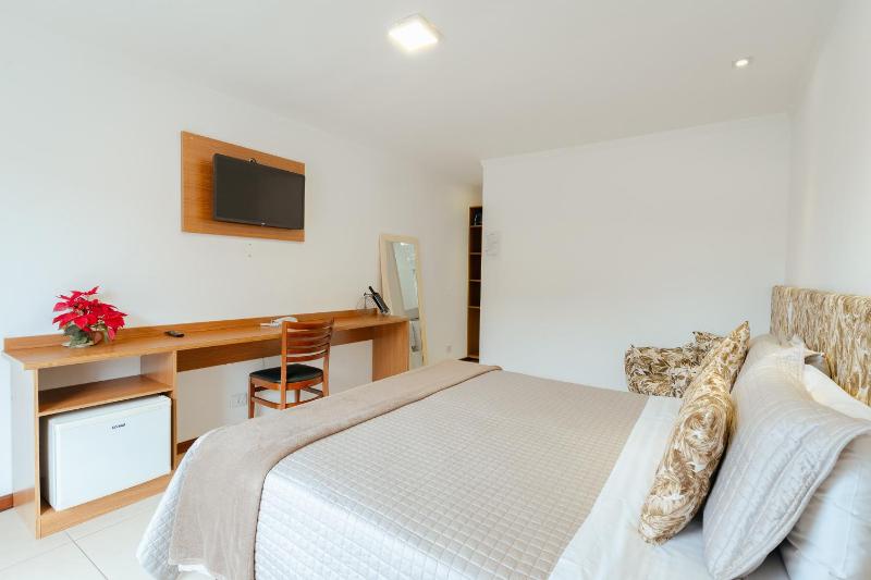 Deluxe Double Room image 2