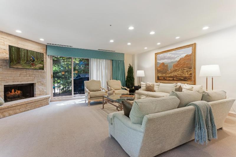 One-Bedroom Apartment image 2